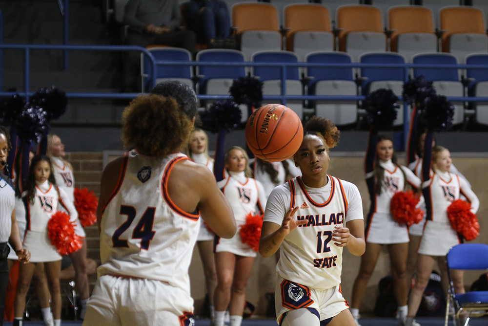 Nylaa Fuller (24) and Emariah Grant (12)